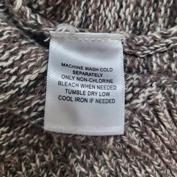 Southern Pines 100% Cotton Chunky Knit Crossover Neck Button Closure Sweater - Picture 7 of 9